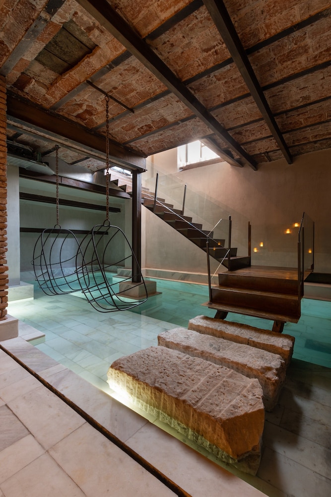 Azur Real Boutique Hotel 41/55