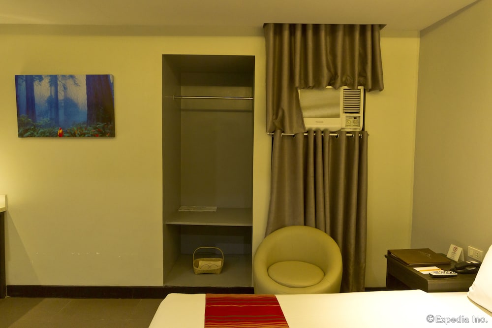 Castle Peak Hotel photo2