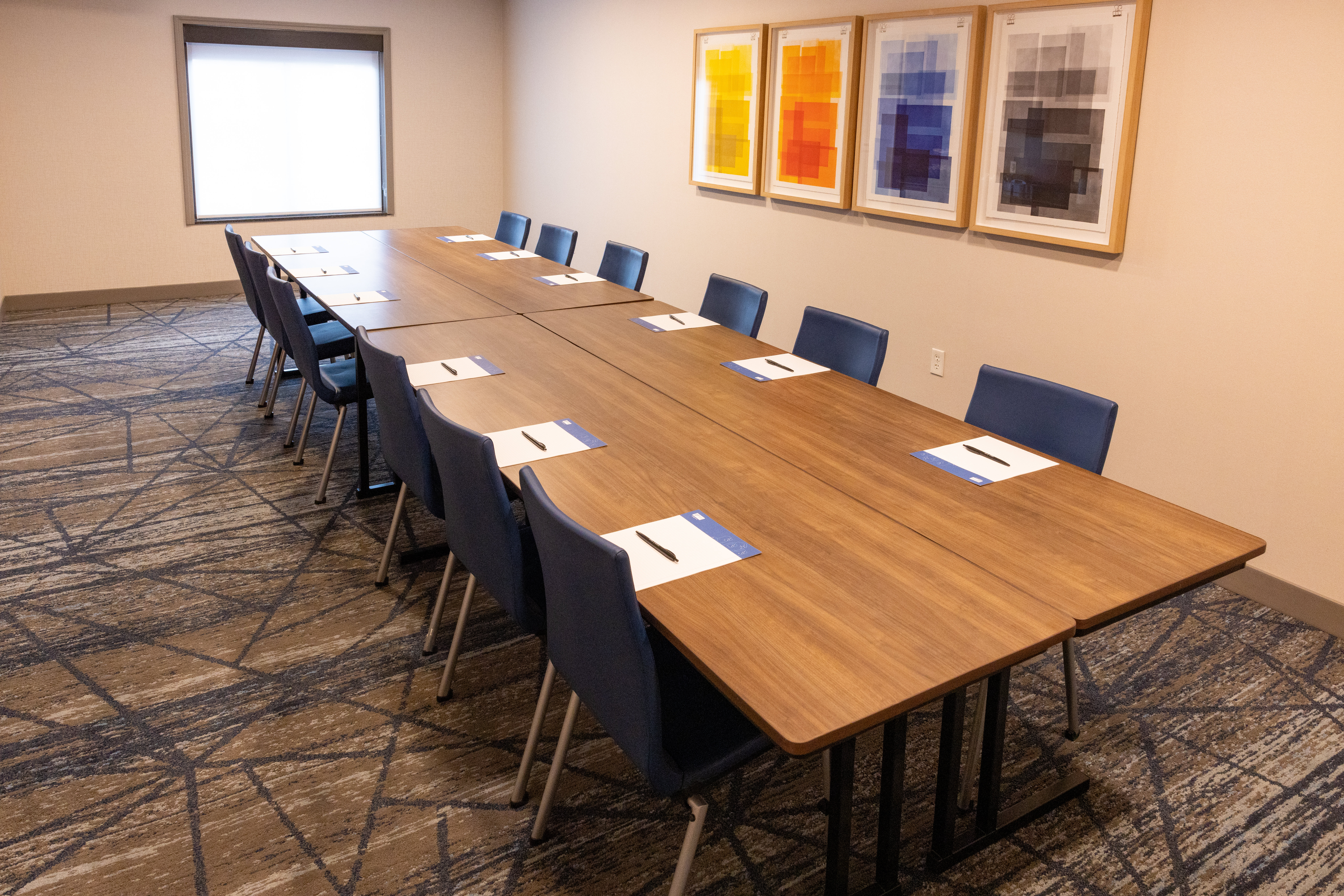 Holiday Inn Express Hotel And Suites Wichita Airport 55/58