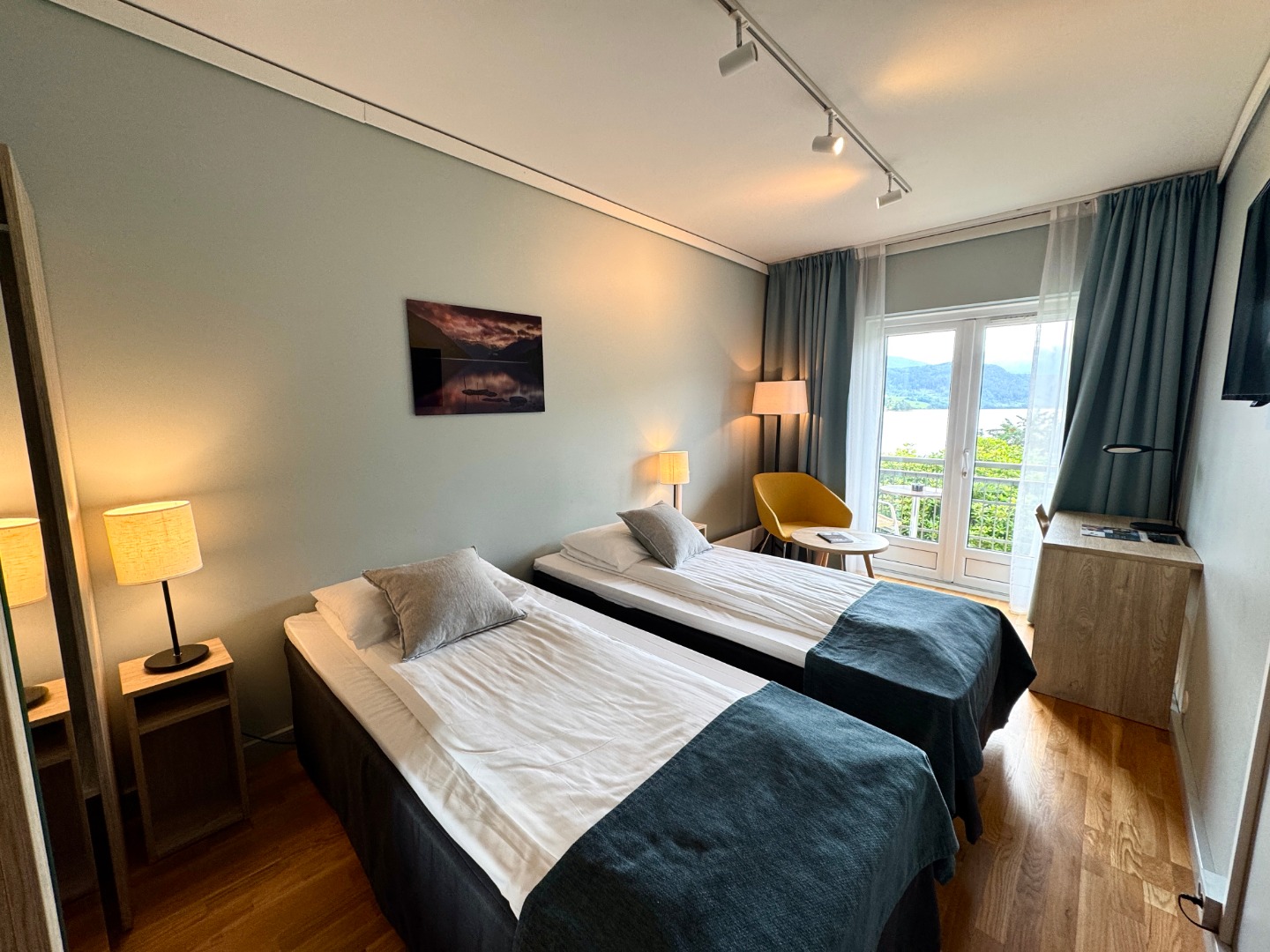 Standard, Double Bed, Fjord View, Balcony, Small