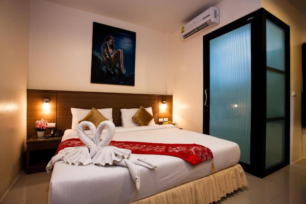 The Wave Hotel Patong 26/73