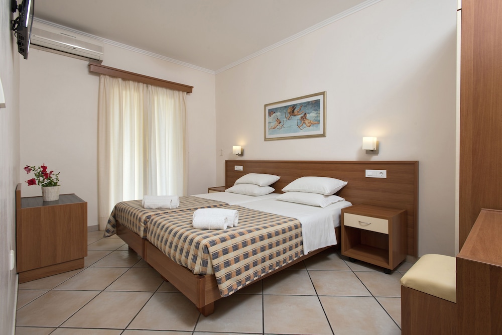 Porto Kassiopi Apartments 13/50