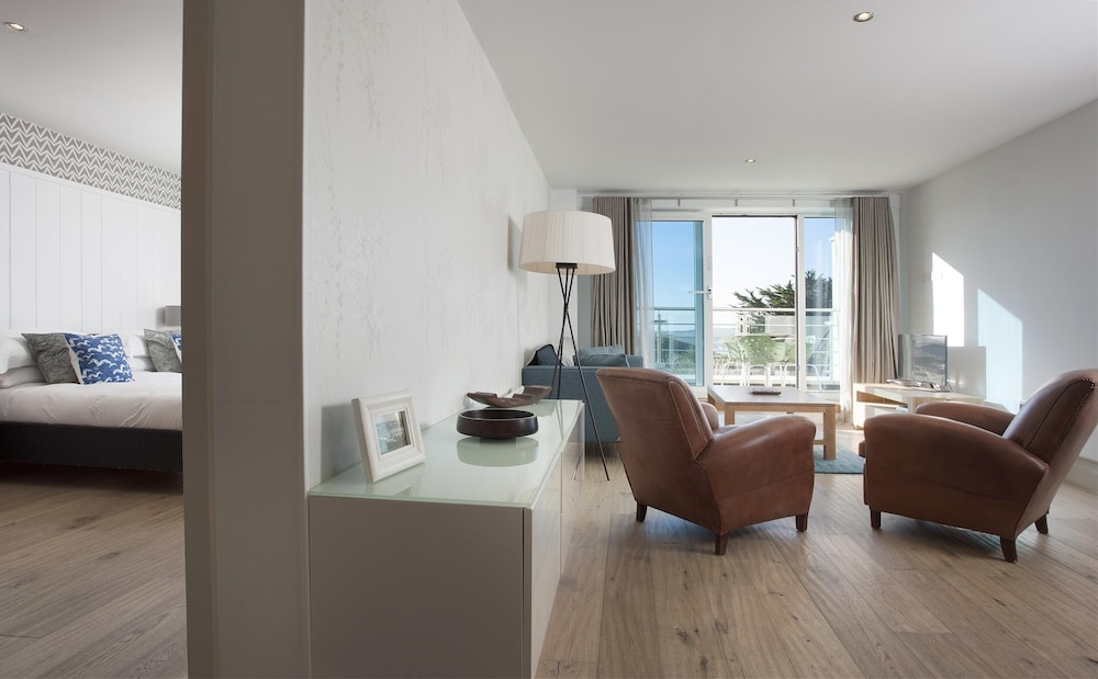 St Moritz Hotel 32/50