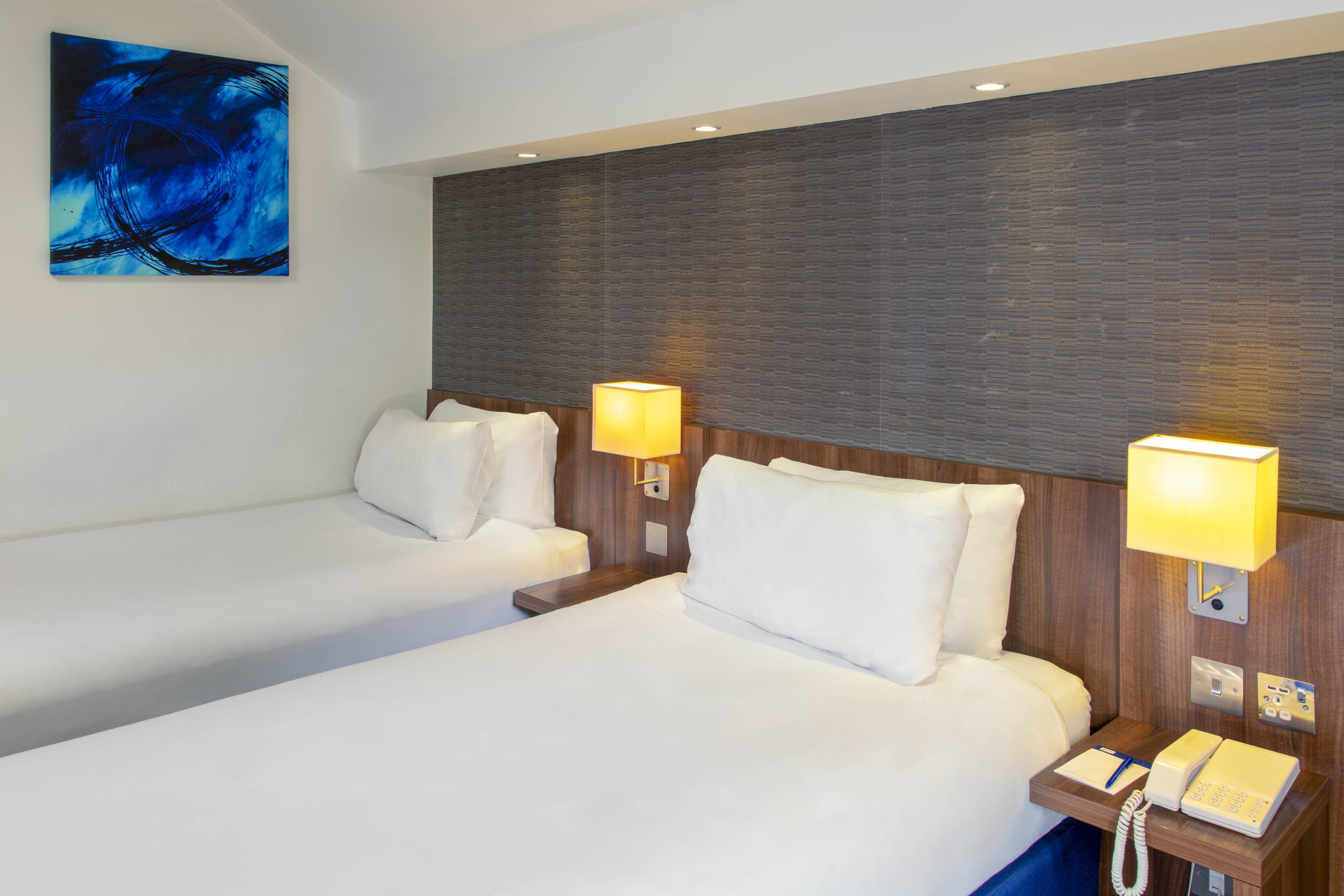 HOLIDAY INN EXPRESS YORK 32/72