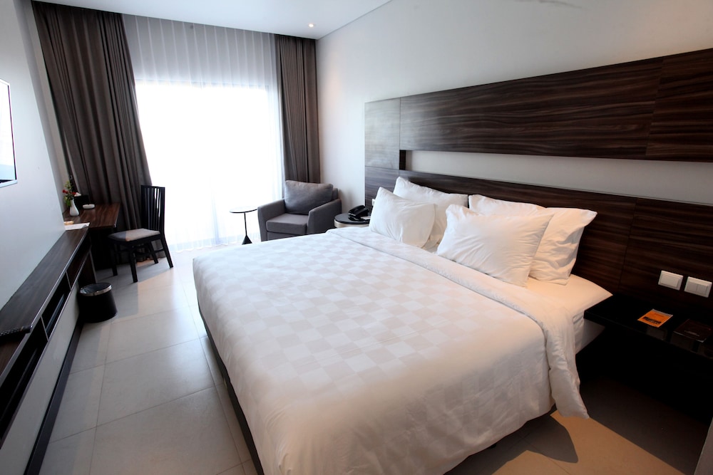 Helios Hotel Bone 14/48