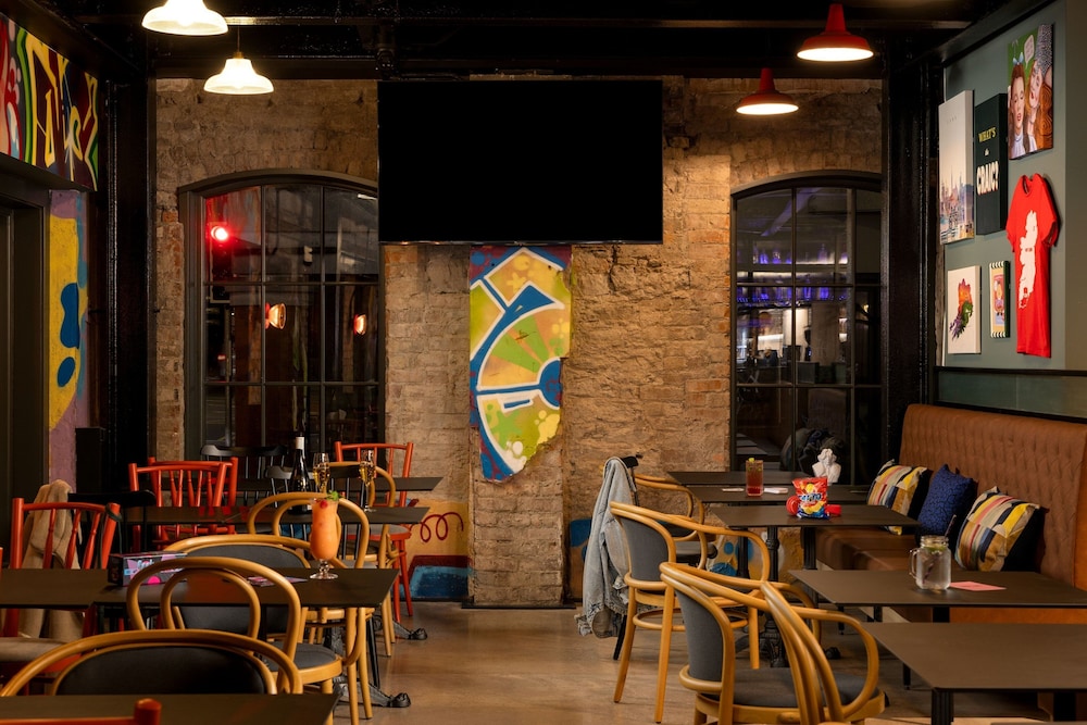 Moxy Cork 40/50