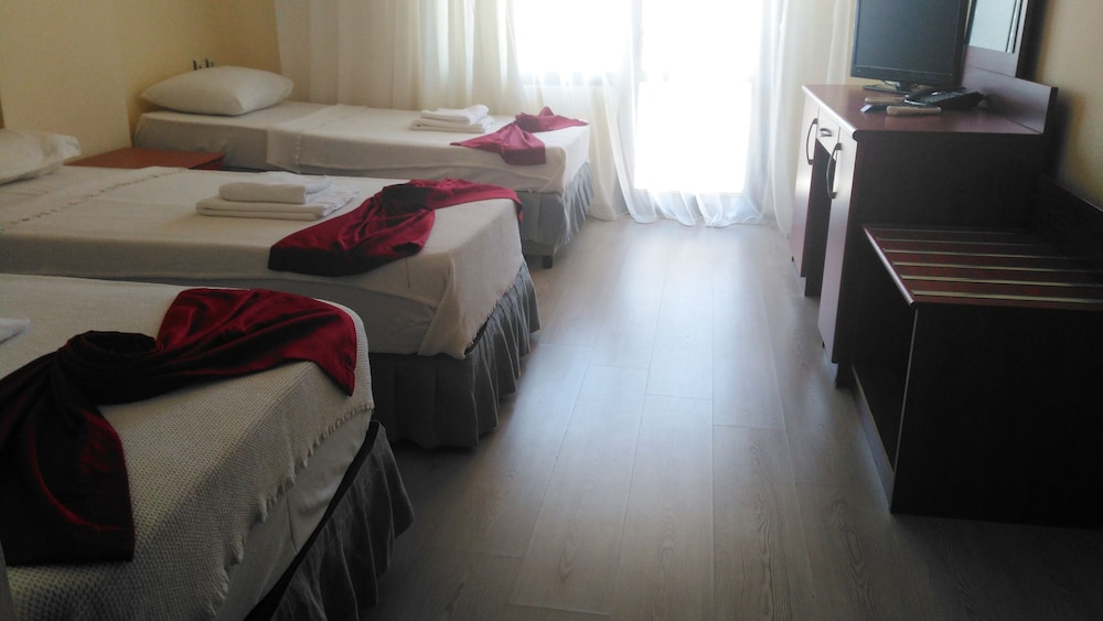 First Class Hotel 24/59