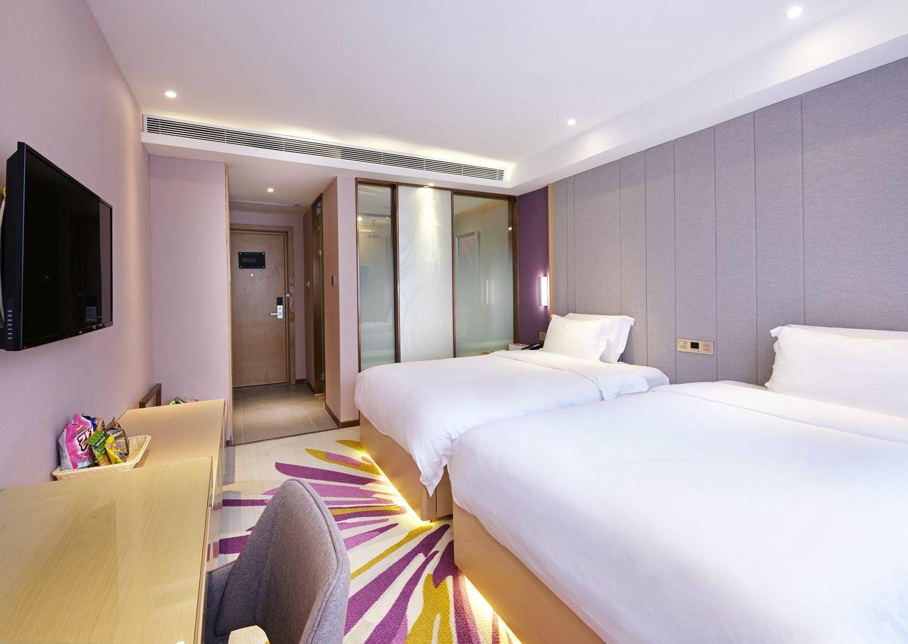 SUPERIOR, TWIN BEDS, WITH VIEW