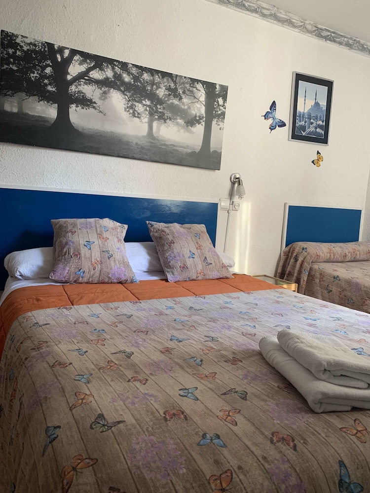 Pension Giraldilla 30/67