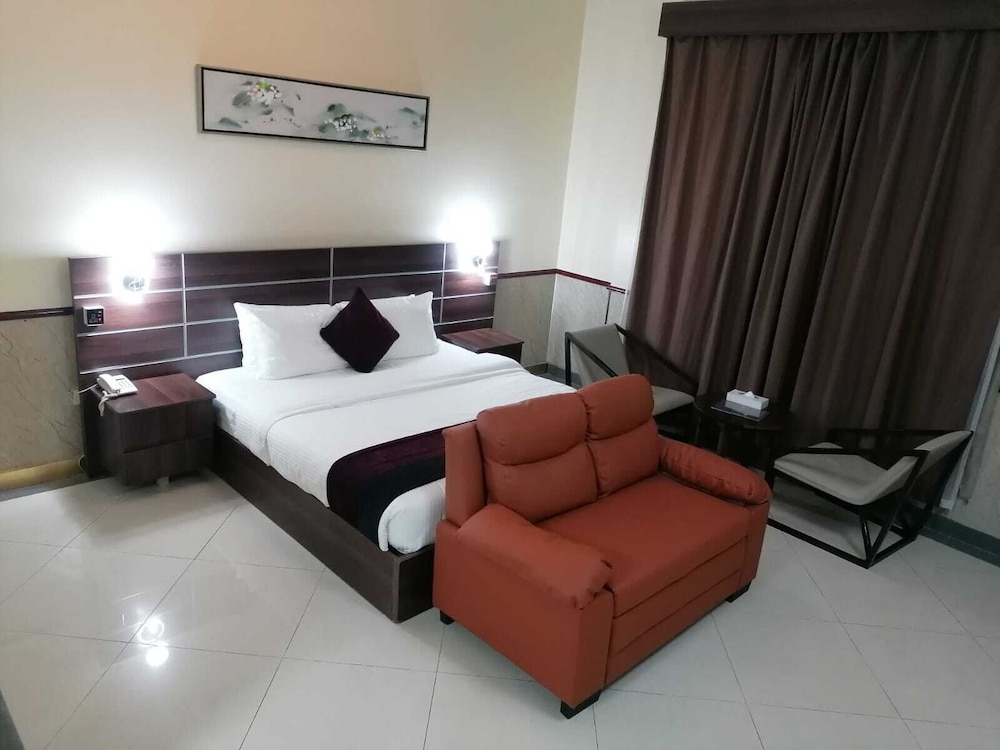 Great Wall Hotel 8/23