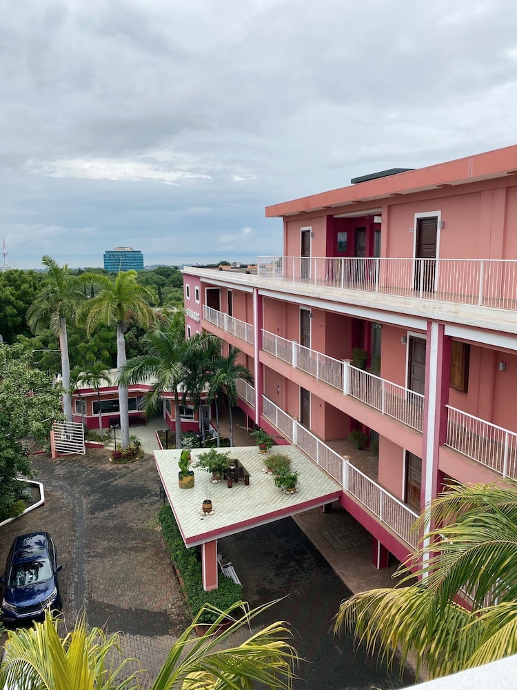 RDG Hotel 2/60