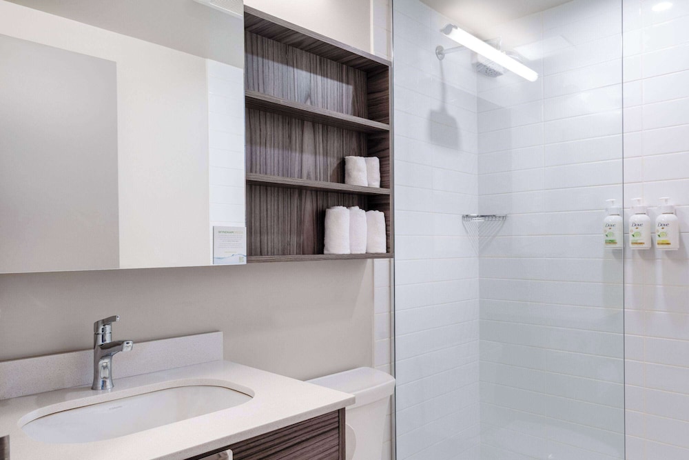 Microtel Inn & Suites by Wyndham Kanata Ottawa West 48/50
