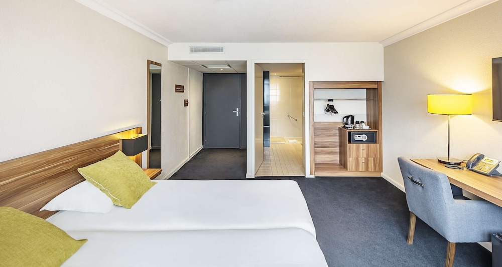 Standard, King Bed