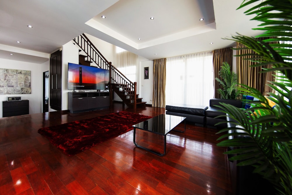Paradise Pool Villa Pattaya in Tropicana Village (ex VIP Villas Pattaya Tropicana Jomtien Beach) 25/50