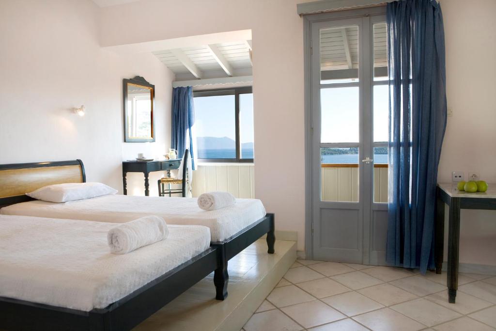 Classic, Double Bed, Lateral Side Sea View