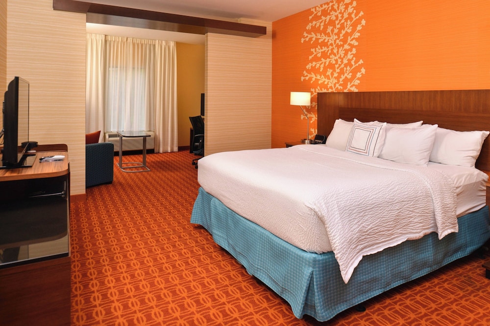 Fairfield Inn Suites Calhoun 9/47