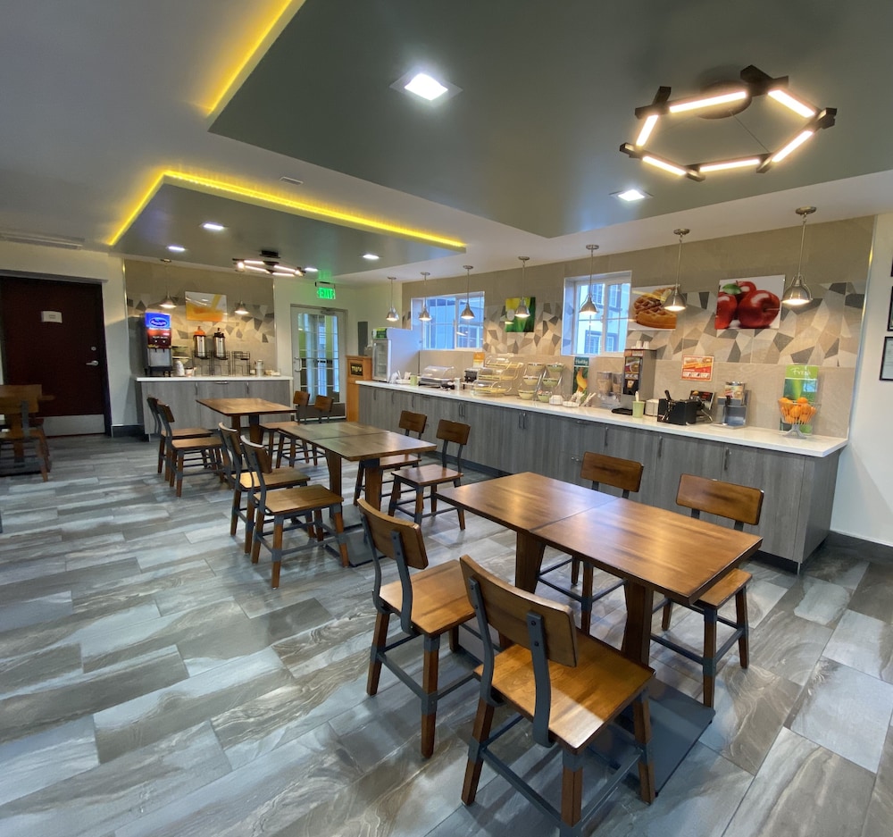 Quality Inn & Suites Sacramento 35/46