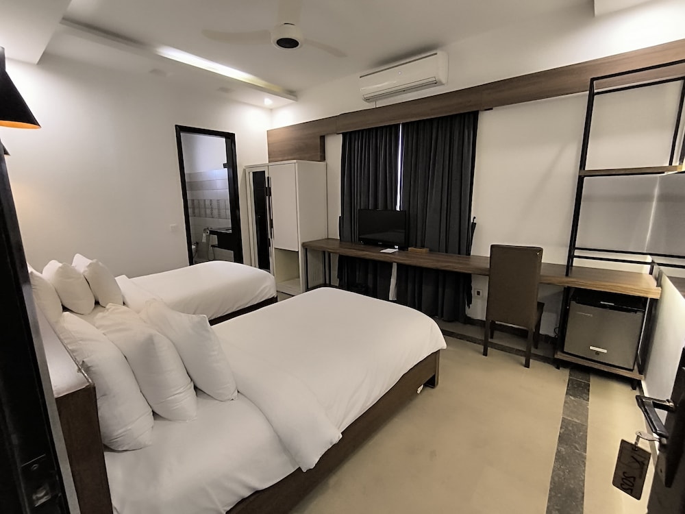 Xefan Hotel and Suites 23/59