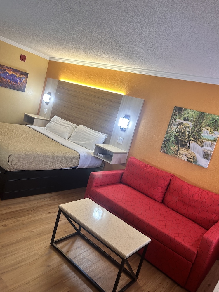 Home Town Inn And Suites 29/47