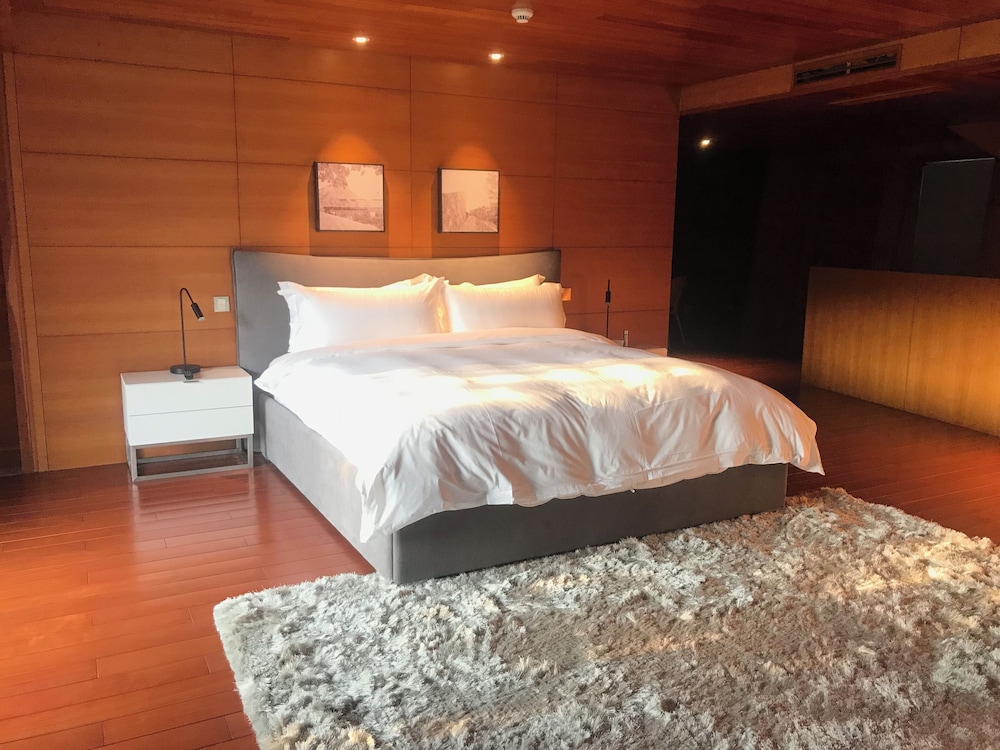 Boat, 6 Bedrooms, House, 6 Double Beds