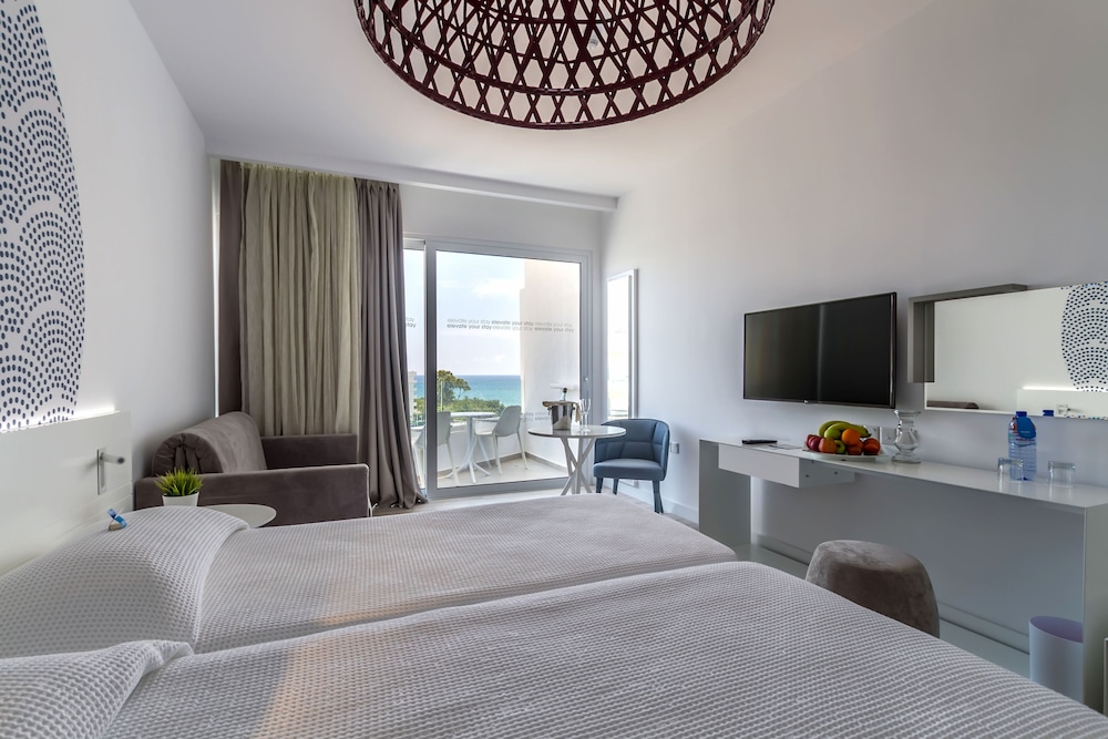 Margadina Lounge Hotel 13/35