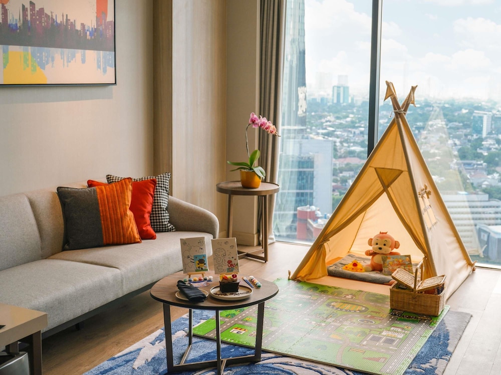 Swissotel Living Jakarta Mega Kuningan 33/50