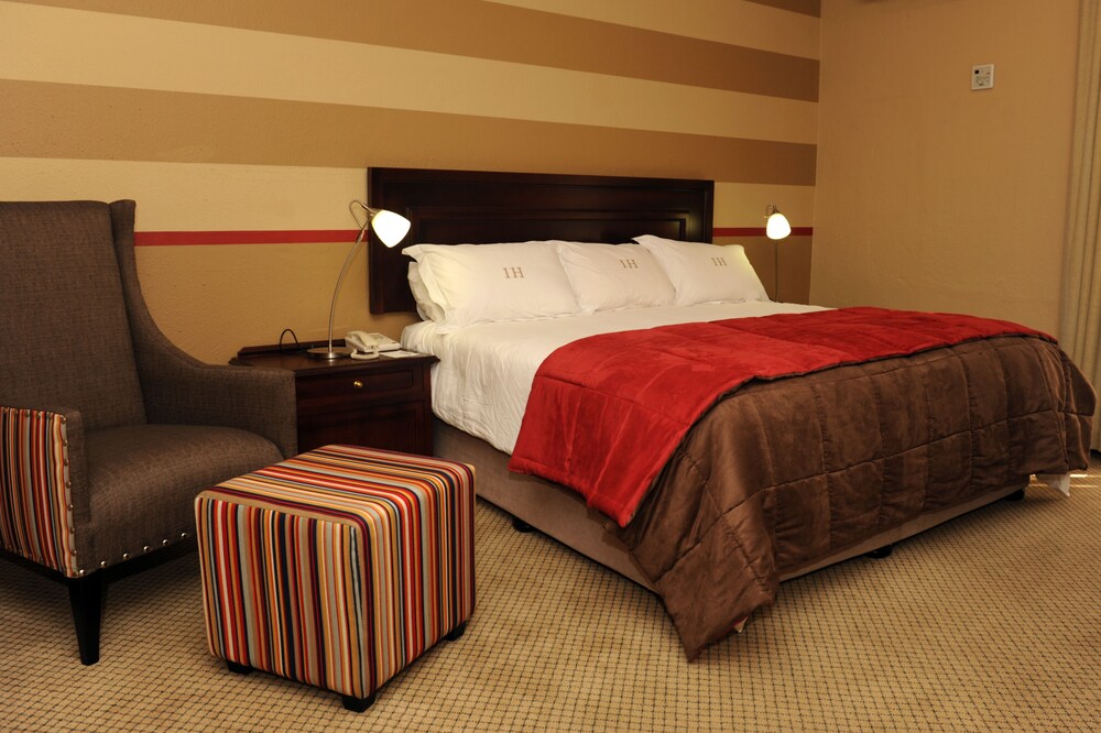 Indaba Hotel 27/83