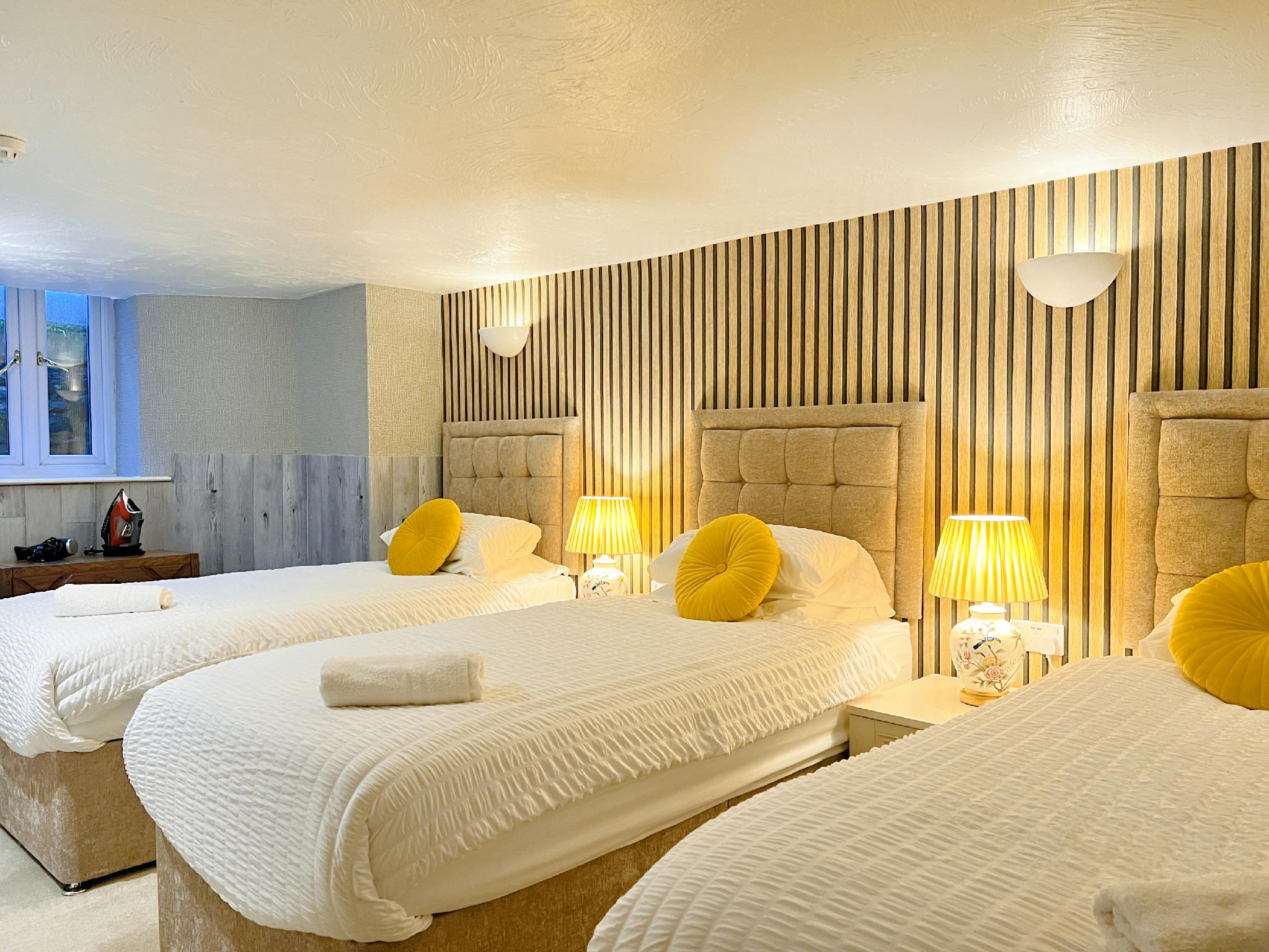 Budget, Basement, Triple