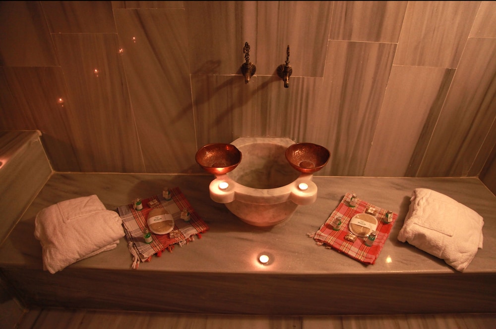 KADI KONAGI THERMAL HOTEL 18/30