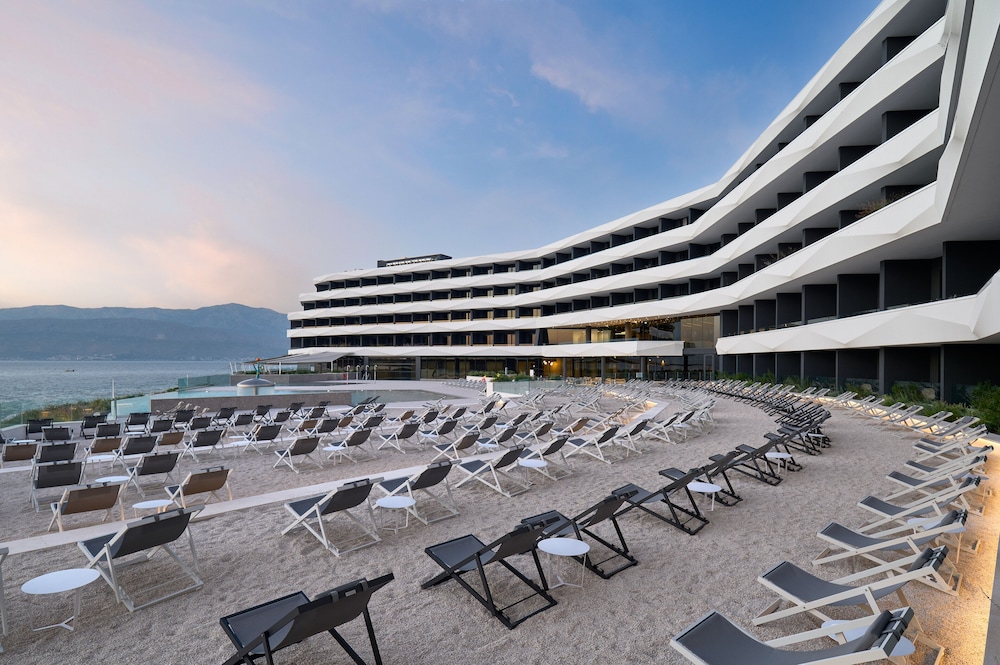 Grand Hotel View 81/86