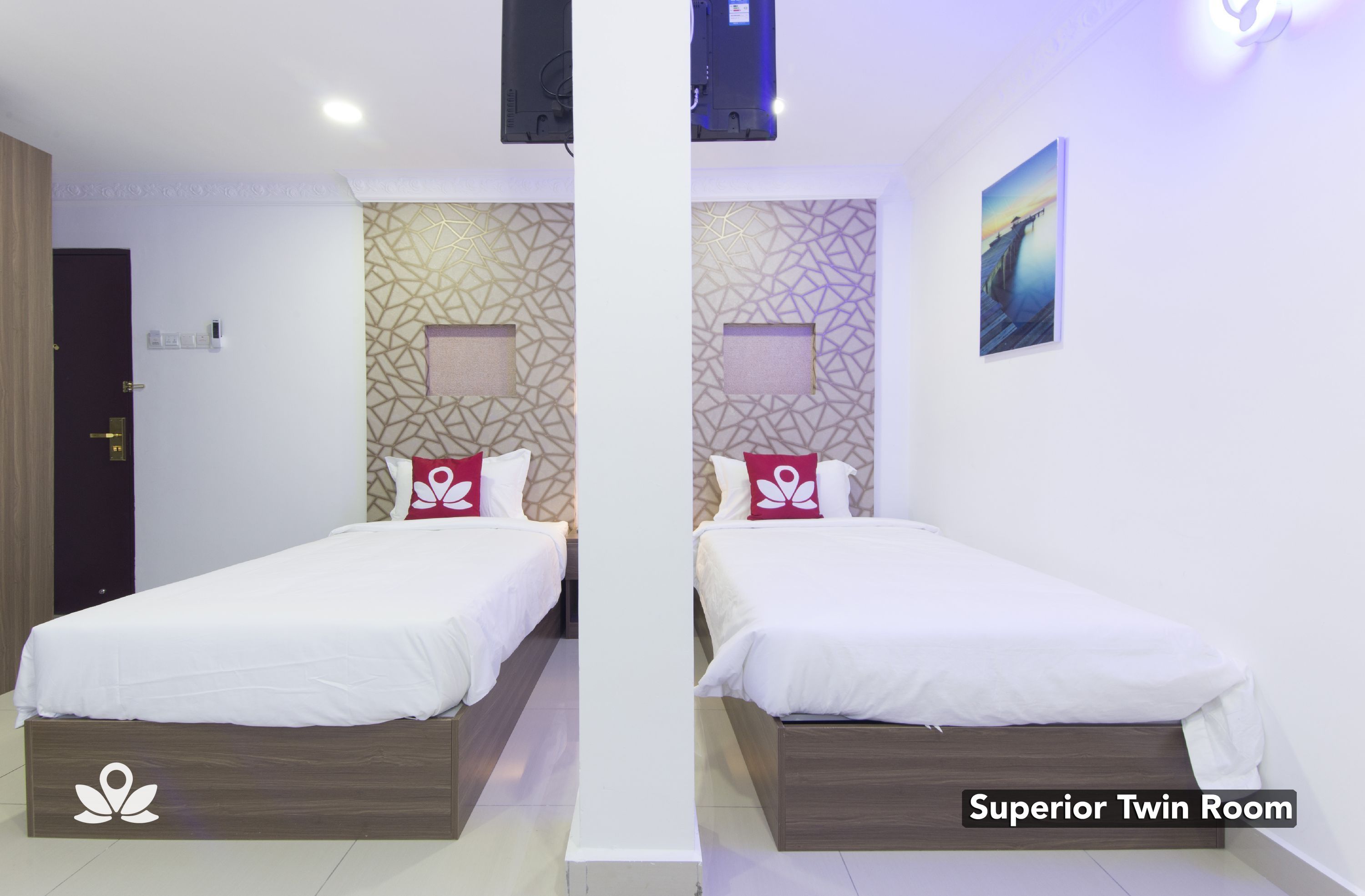 Zen Rooms Poorna Hotel 24/50