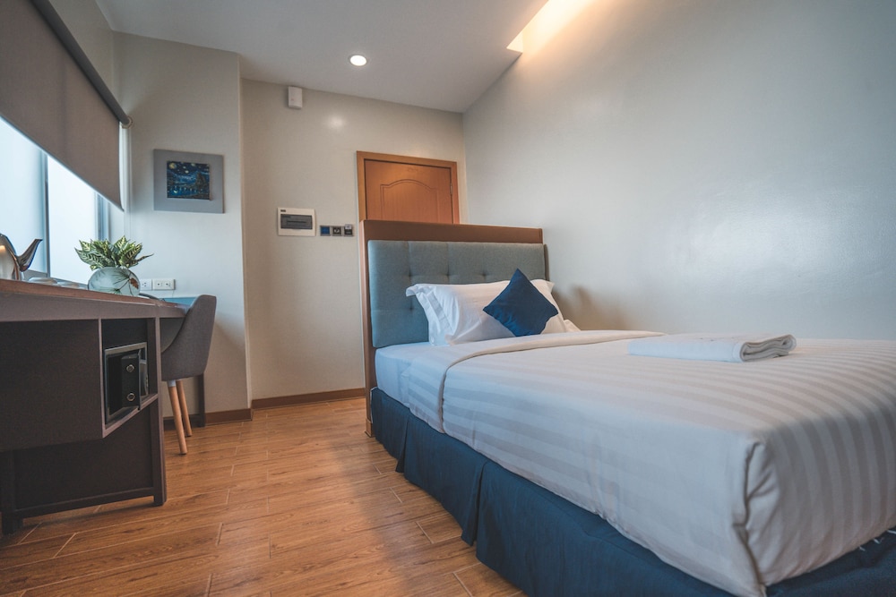 Henia Hotel 16/45