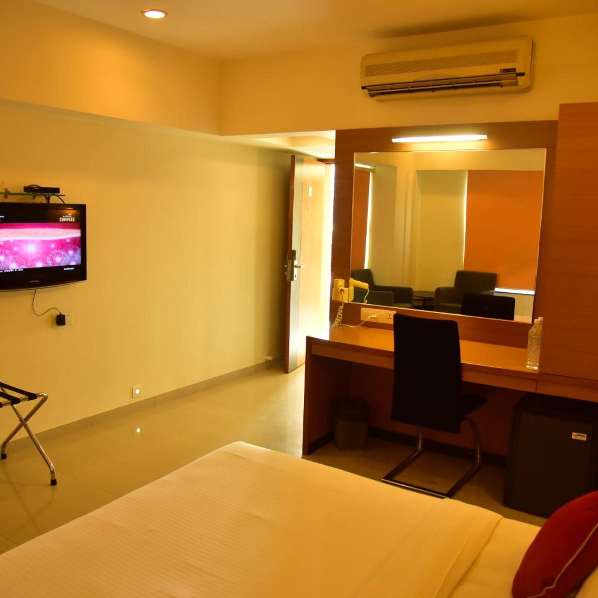 Hi 5 Hotel And Experience 22/39