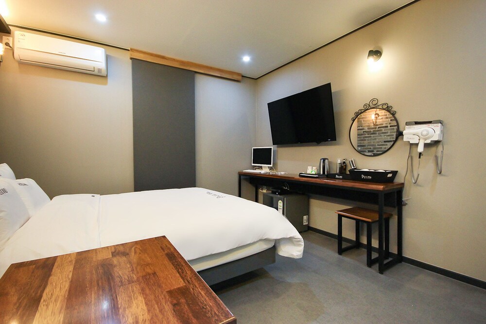 Kanu Hotel 12/29