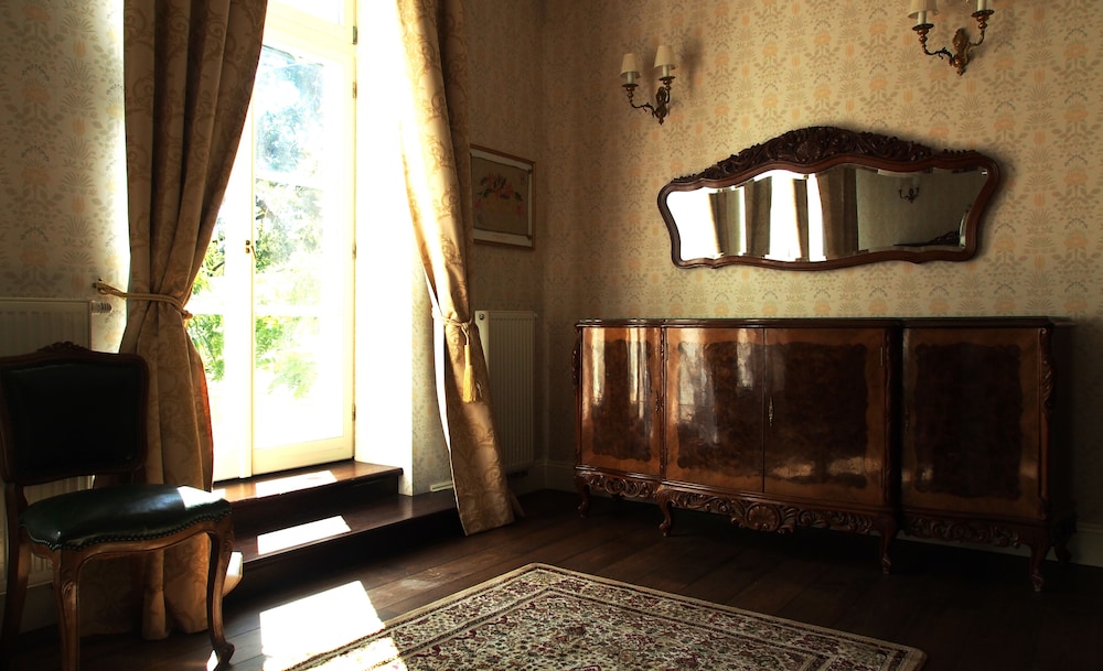 Dwor Sierakow 8/79