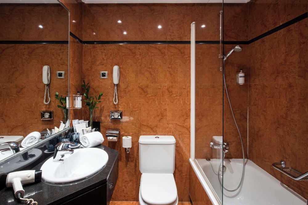 Hotel Madrid Plaza Espana Affiliated by Melia 40/40