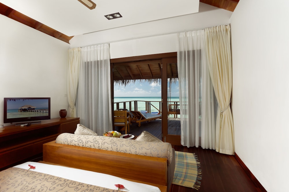 Medhufushi Island Resort 20/96