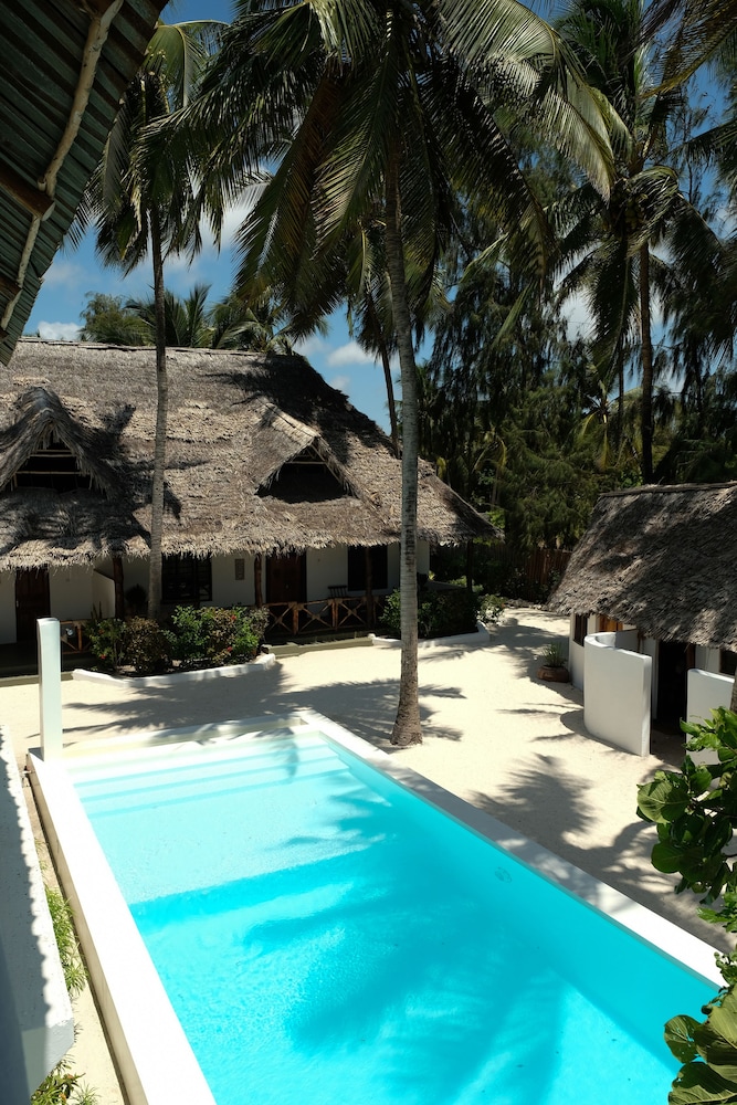 Makuti Beach Bungalows 59/65