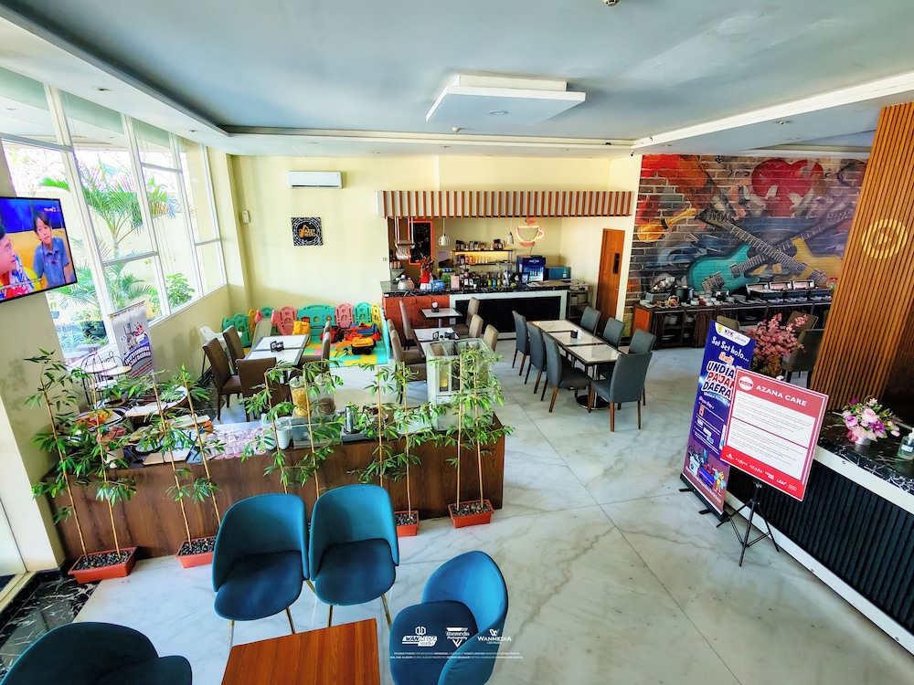 Front One Hotel Purwodadi 45/72