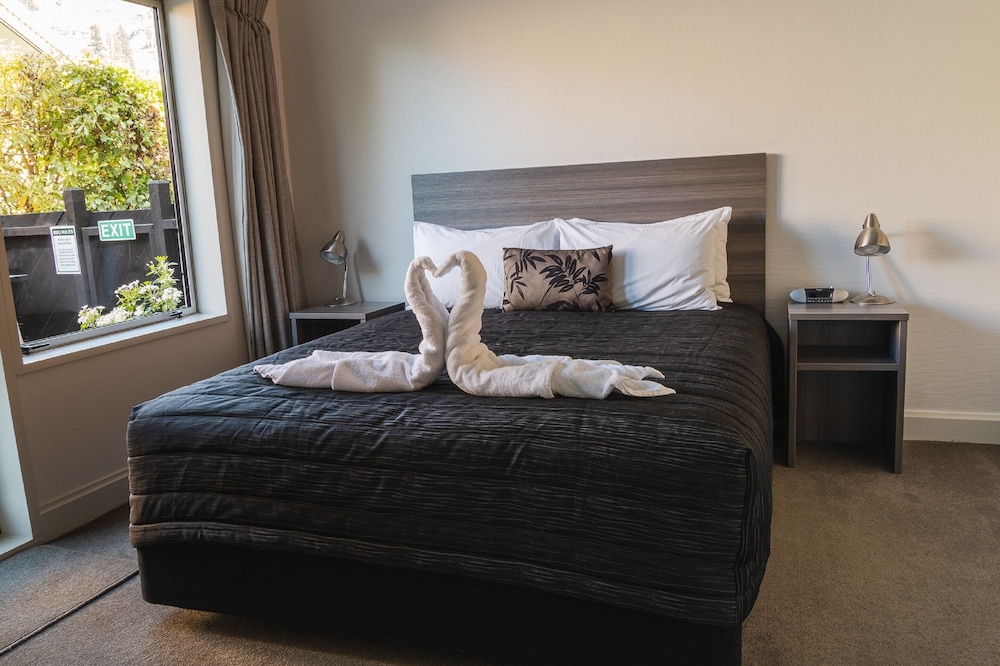 2 BEDROOMS, APARTMENT