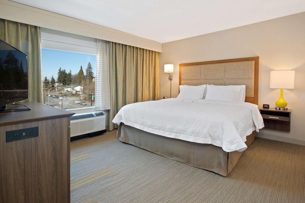 Suite, King Bed, 2 Bathrooms, Sofa