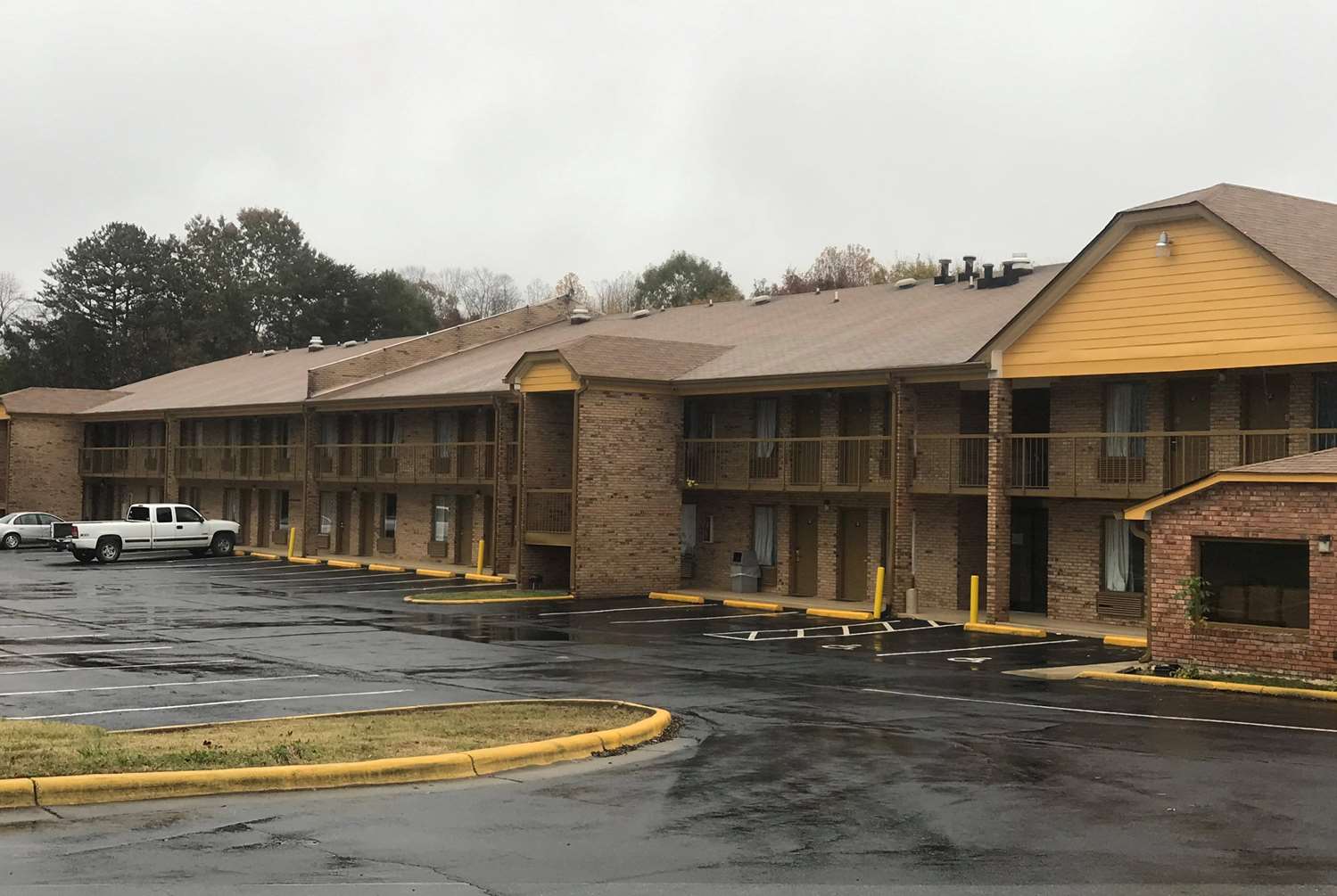 Days Inn By Wyndham King 8/8