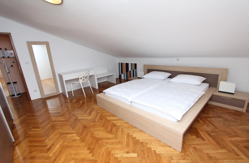 Apartment Ambienti 14/50
