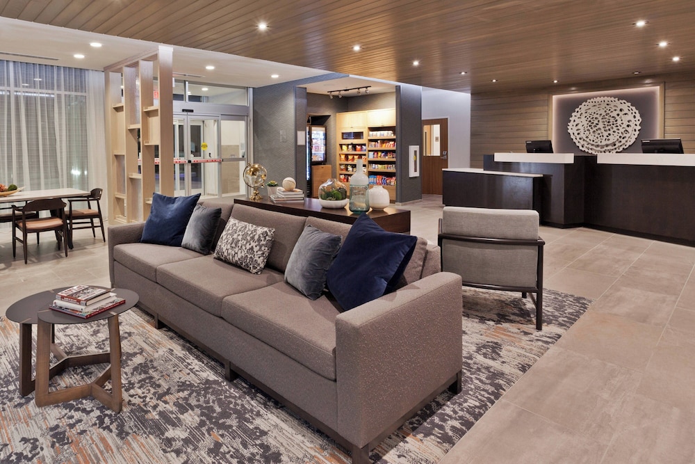 Fairfield Inn And Suites By Marriott Birmingham Colonnade 20/30