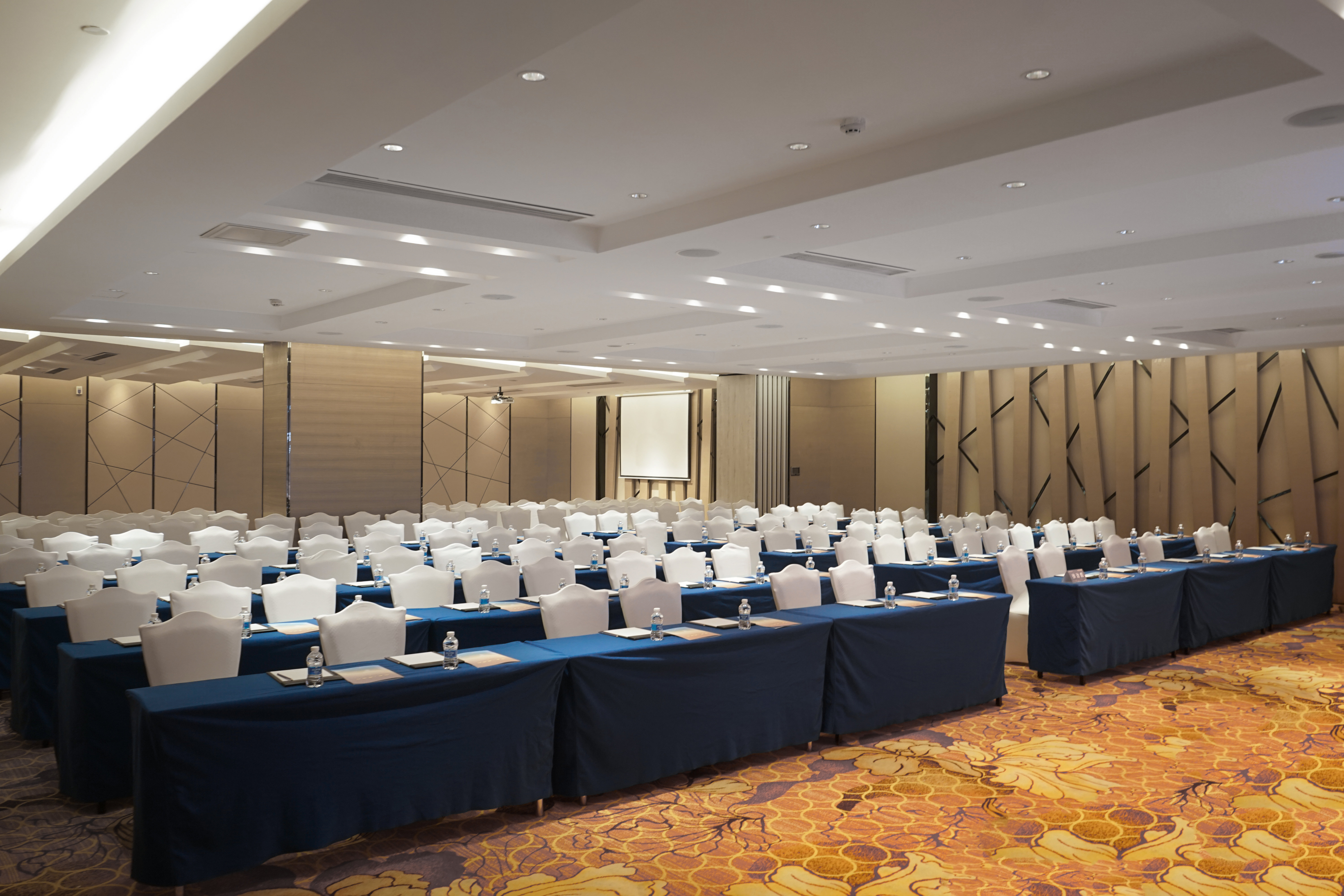 Crowne Plaza Shenzhen Longgang City Centre 39/50