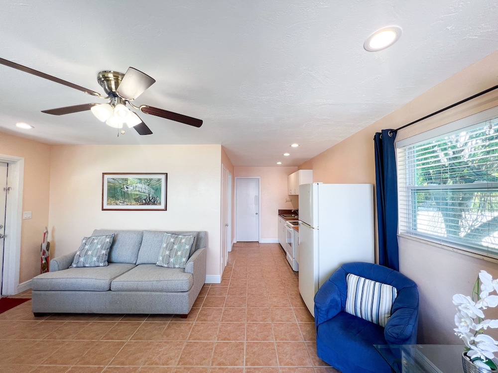 Sunset Cove Beach Resort 32/46