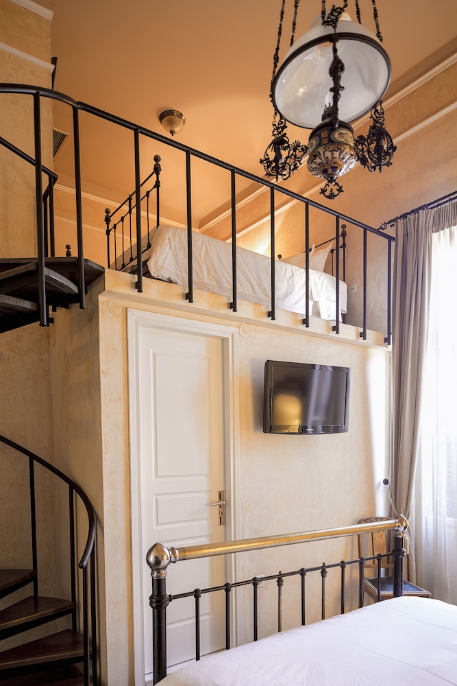 Nafsimedon Hotel 43/48