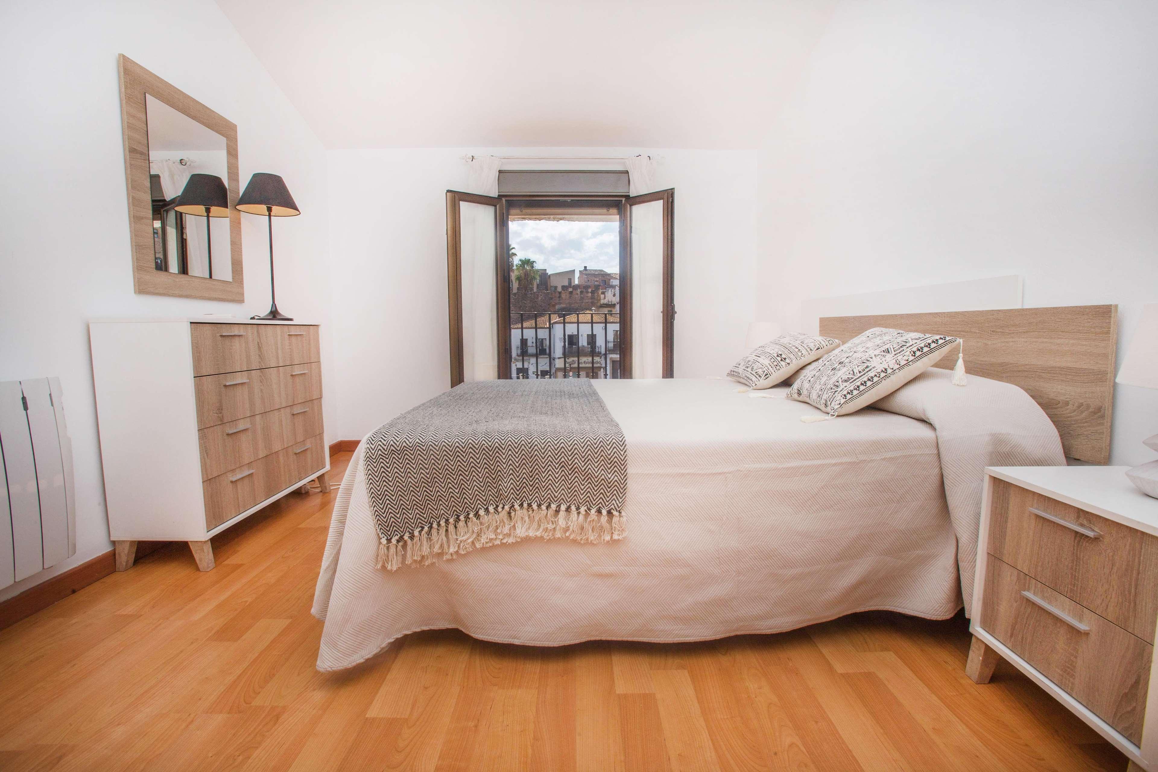 Apartamentos Soho Plaza Mayor Cáceres 5/50