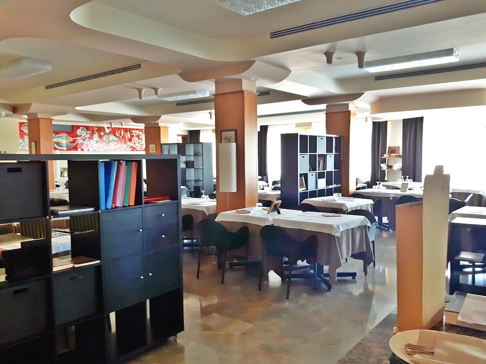Hotel Ristorante Alcide 47/57