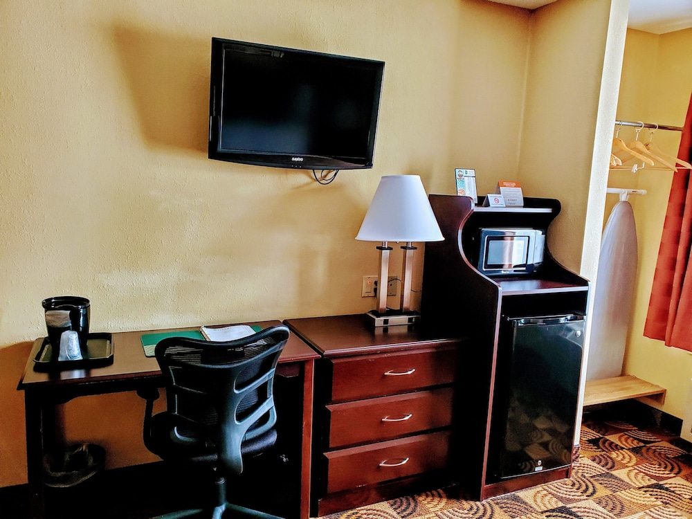 Quality Inn Brunswick Cleveland South 40/41